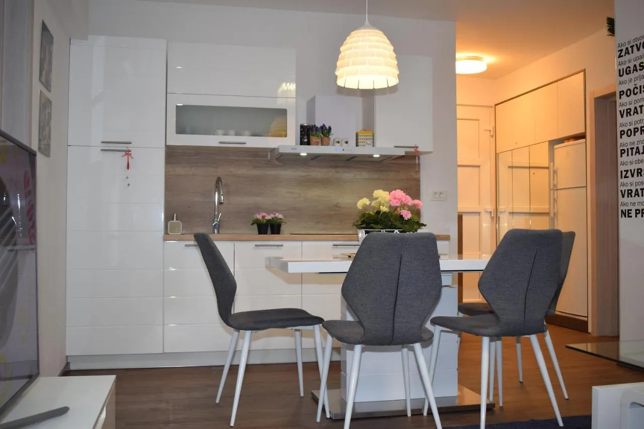 Apartment Trixi Pula